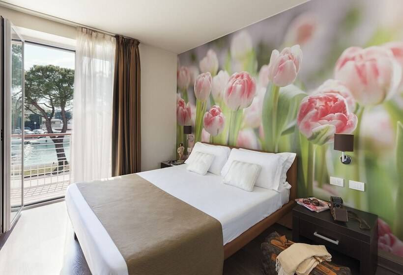 Comfort room with lake view, Acquadolce