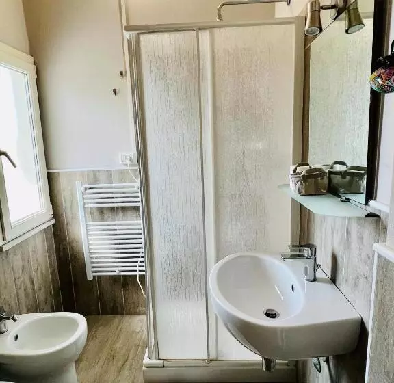 اتاق استاندارد یک تخته با بالکن, B&b Everest Bar Ristorantino
