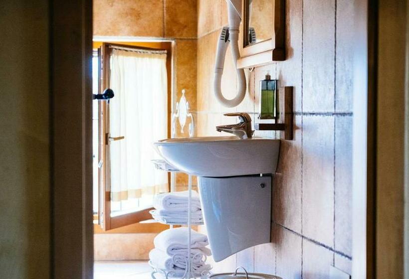 חדר סטנדרט לארבעה, Dimora Buglioni Wine Relais