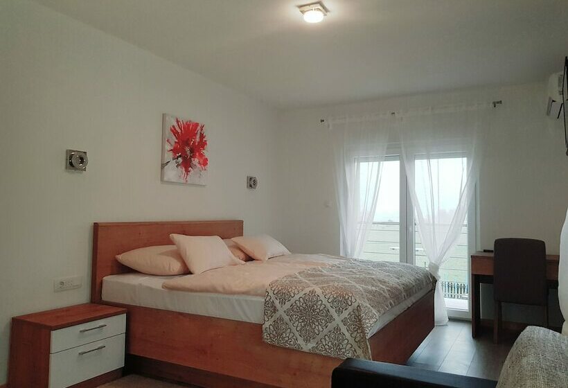 חדר קומפורט, House Delic