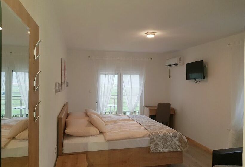 חדר קומפורט, House Delic