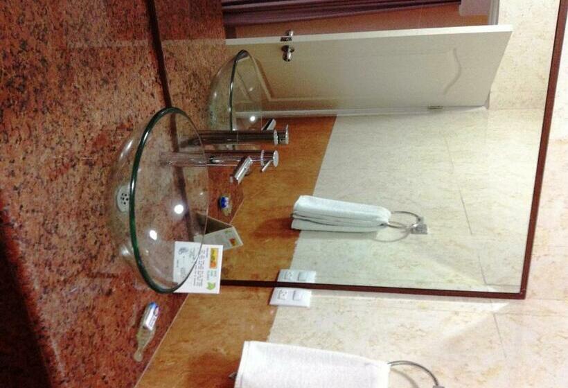 带阳台精选间, Isleño