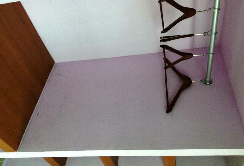 带阳台精选间, Isleño