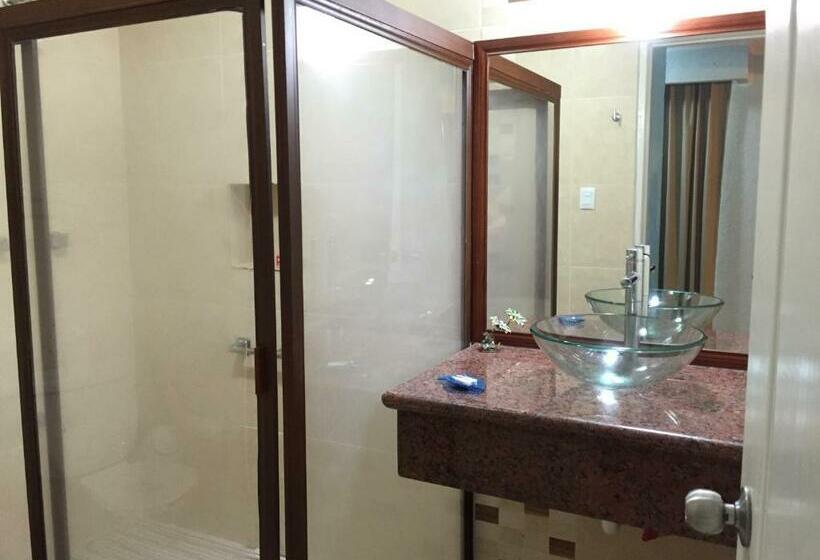 带阳台精选间, Isleño