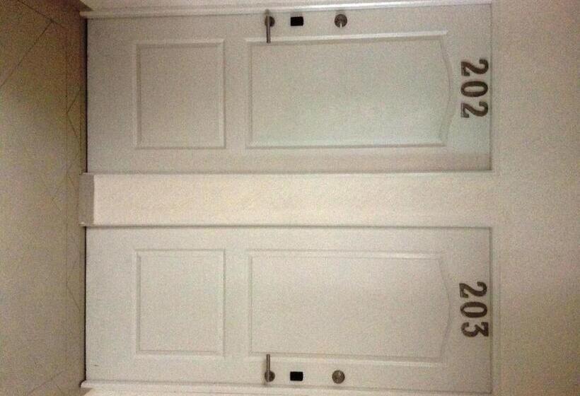 标准间带阳台, Isleño