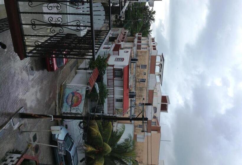 带阳台精选间, Isleño