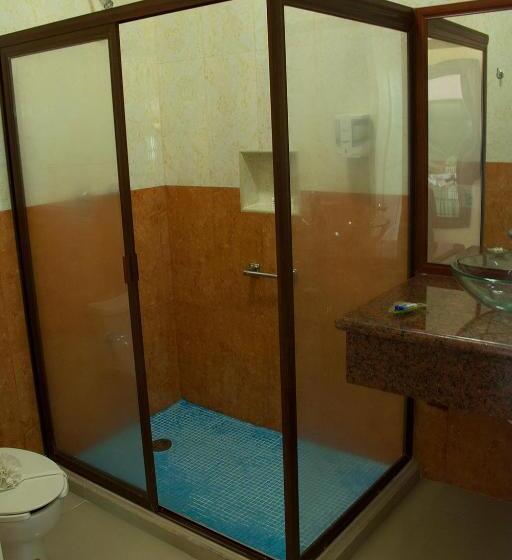 带阳台精选间, Isleño