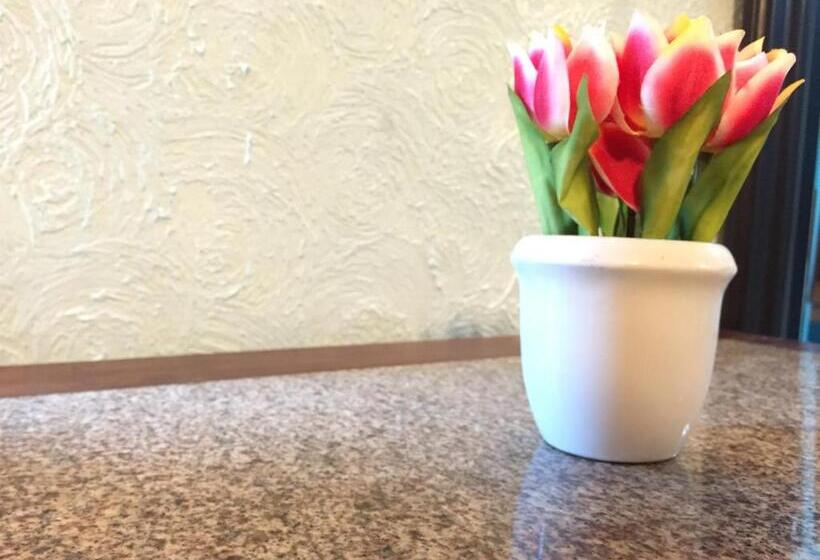 带阳台精选间, Isleño