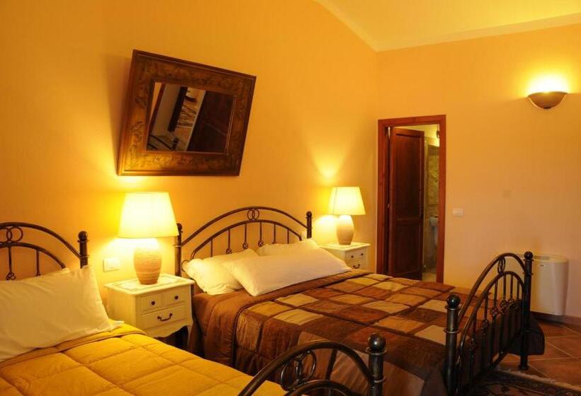 غرفة قياسية ثلاثية, La Casa Di Babbai