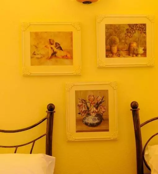 コンフォートルーム, La Casa Di Babbai