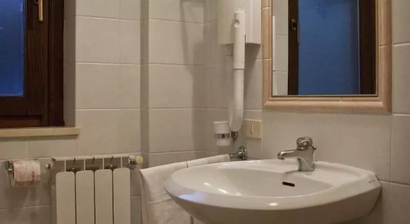 コンフォートトリプルルーム, Lh Albergo Il Paradiso