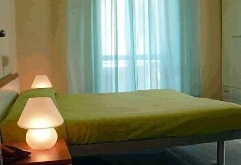 标准间, Mignon Posta