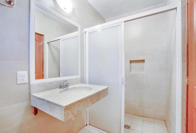 اتاق استاندارد چهار تخته, Patzcuaro