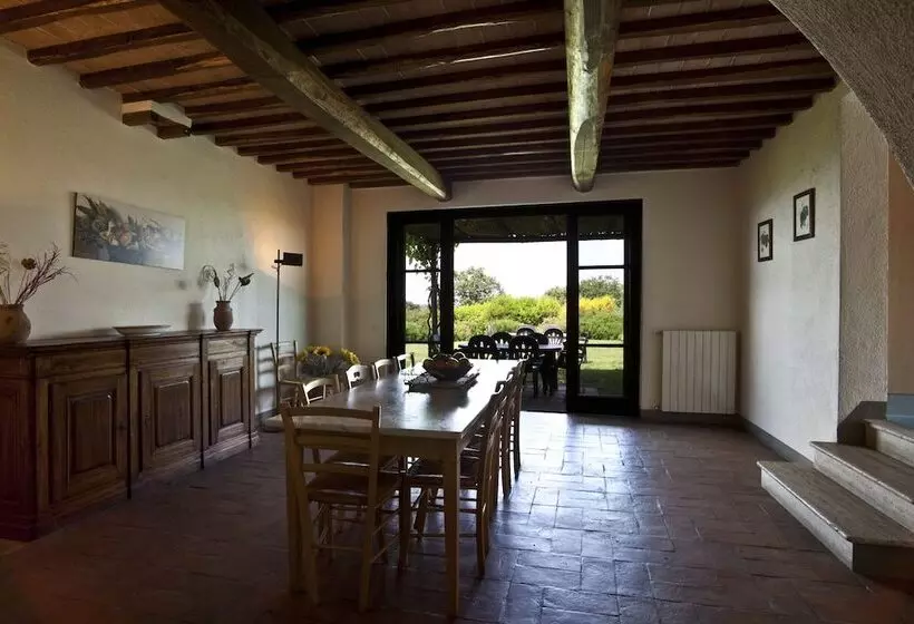 Villa 5 Makuuhuonetta, Podere Il Pino