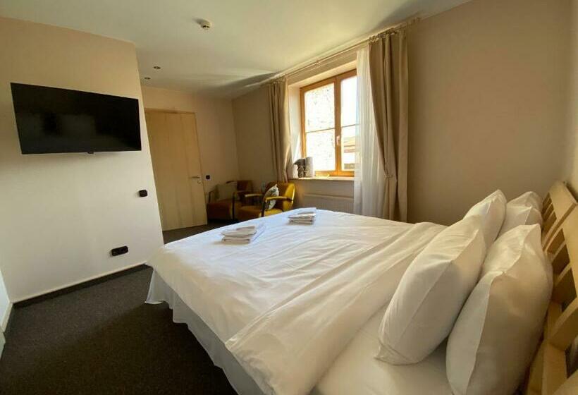 اتاق استاندارد, More