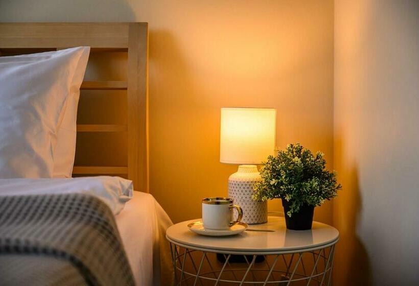 اتاق استاندارد, More