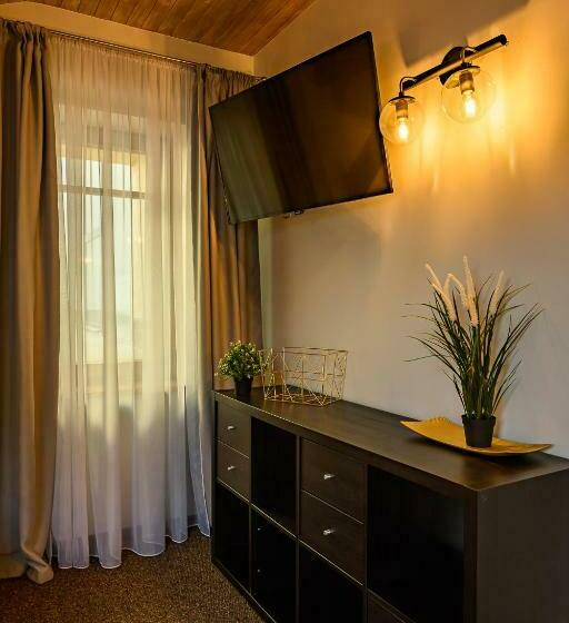 اتاق استاندارد, More