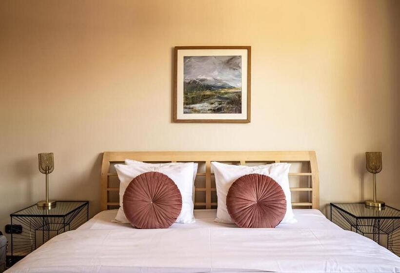 اتاق استاندارد, More