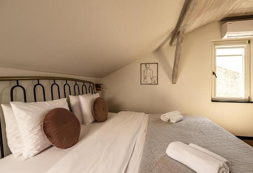 اتاق استاندارد با تخت بزرگ, More