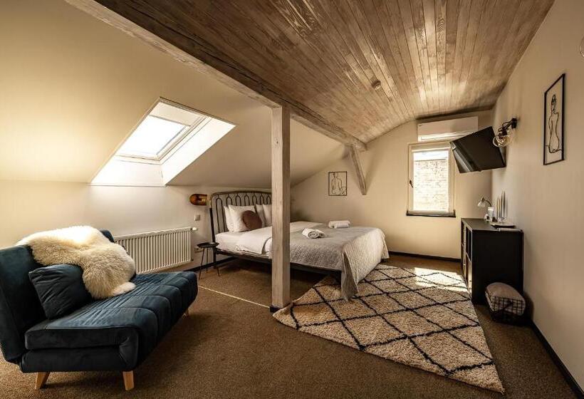 اتاق استاندارد با تخت بزرگ, More