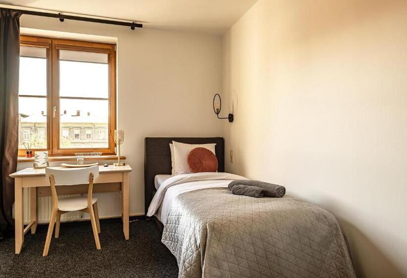 اتاق استاندارد یک نفره, More