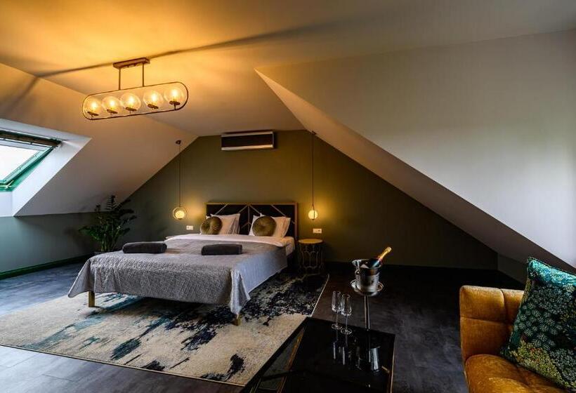 اتاق راحتی, More