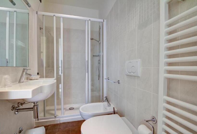 带1个卧室的顶楼公寓, Primula