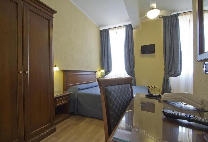 标准三人间, Primula