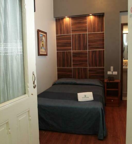 スタンダードルーム, Principal