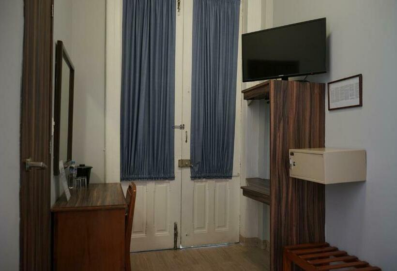 Quarto Estandar, Principal