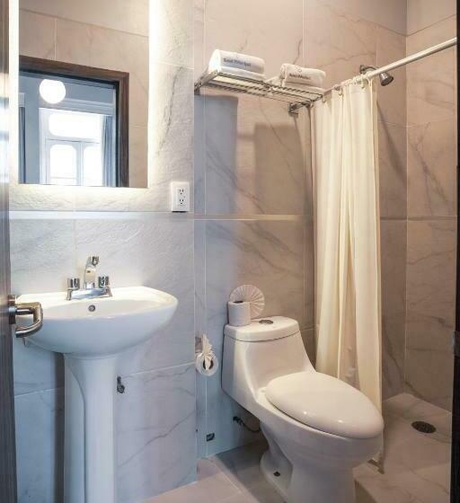 Quarto Estandar, Principal