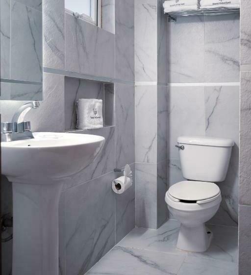Quarto Estandar, Principal