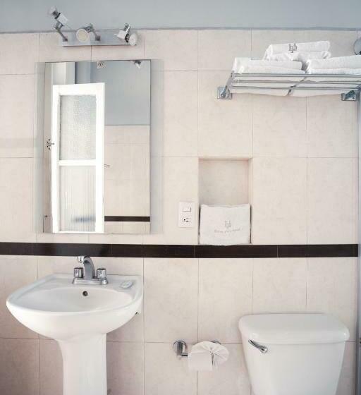 スタンダードルーム, Principal