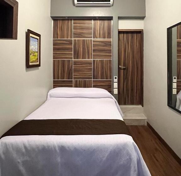 スタンダードルーム, Principal