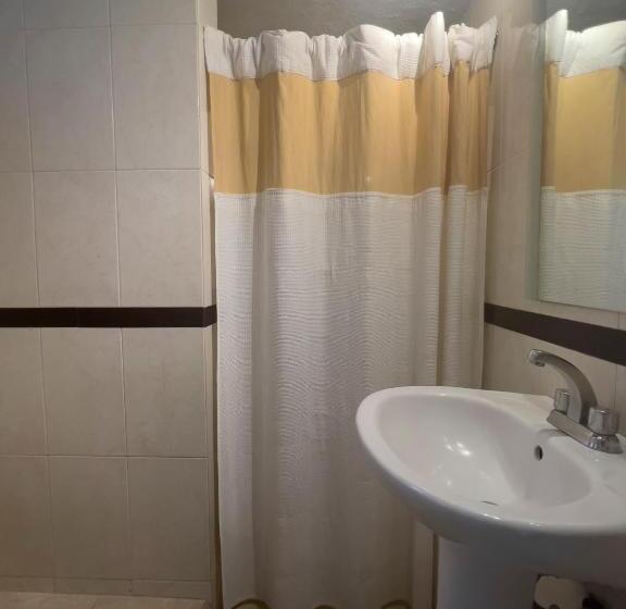 スタンダードルーム, Principal