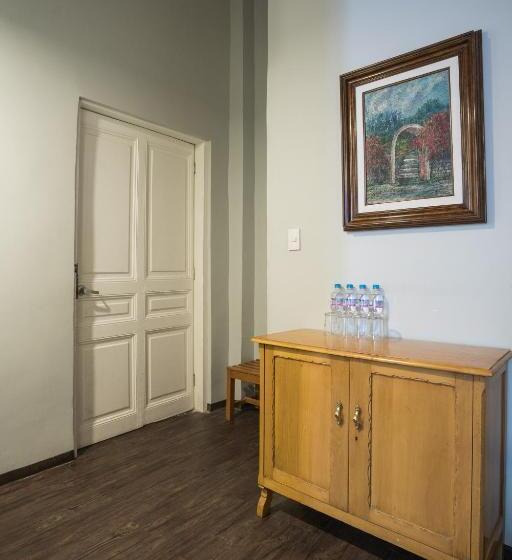 ファミリールーム, Principal