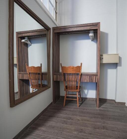 ファミリールーム, Principal