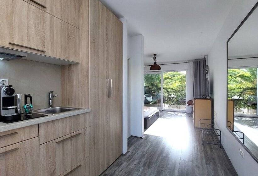 Студия Deluxe, Refresh Boutique Apartments