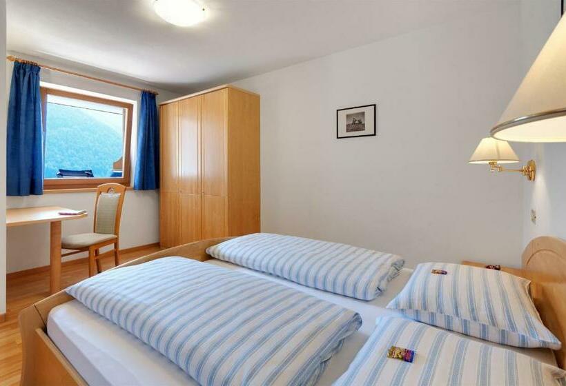 דירת חדר, Residence Töglhof