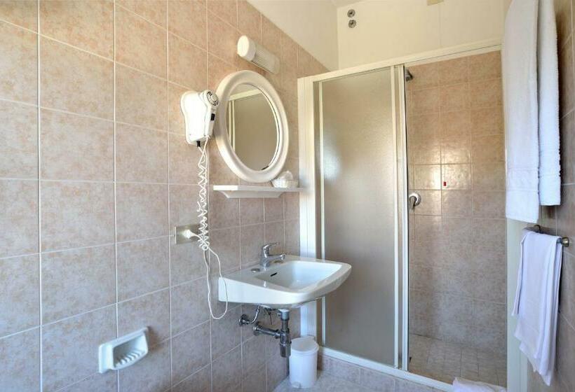 חדר סטנדרט לשלושה, Ristorante Dante