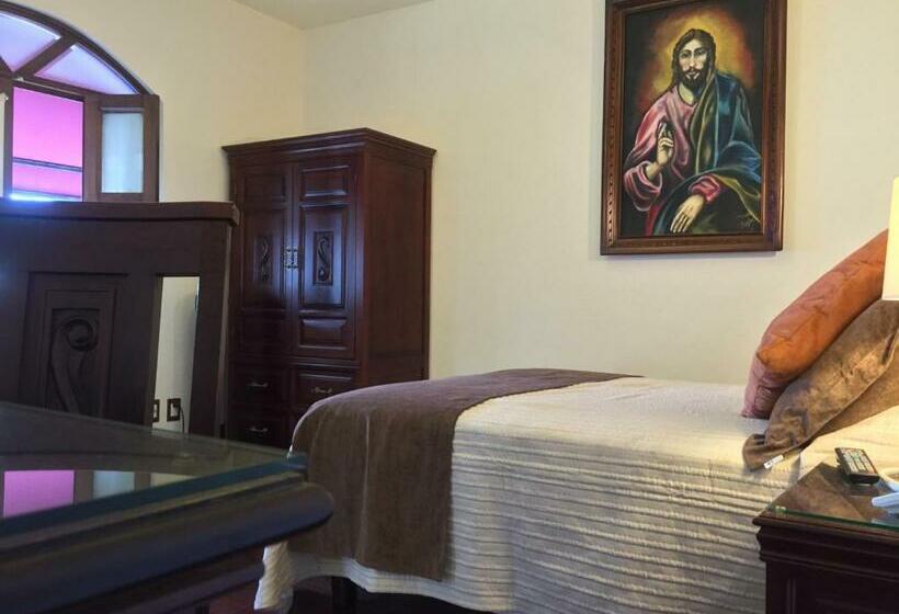 Номер Стандарт, San Xavier