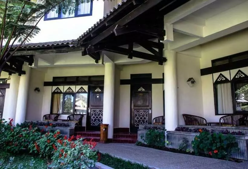 Superior-huone, Sibayak Internasional