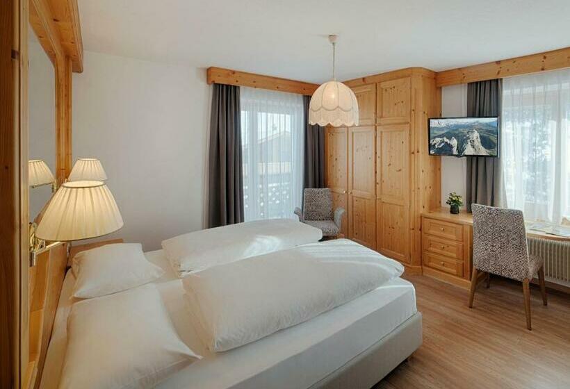 غرفة قياسية مزوَّدة بشُرفة, Villa Eden