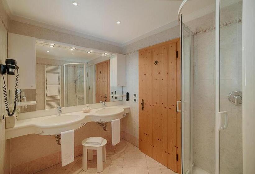 غرفة قياسية, Villa Eden