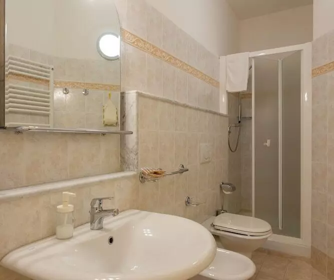 اتاق سوپریور چهار تخته, Villa Santa Margherita B&b