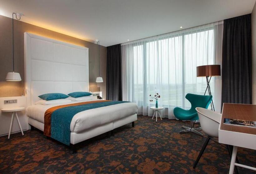 带大床的高级房间, Van Der Valk Hotel Veenendaal