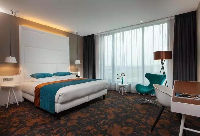 キングサイズベッドのスーペリアルーム, Van Der Valk Hotel Veenendaal