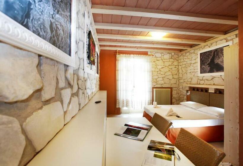 غرفة قياسية مزوَّدة بشُرفة, Albergo Garni Orchidea