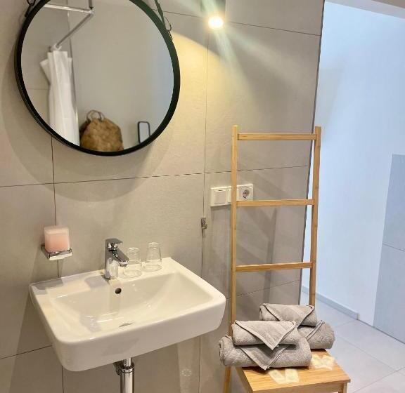 غرفة قياسية سرير كينج لذوى الإحتياجات الخاصة, Bistro Europa