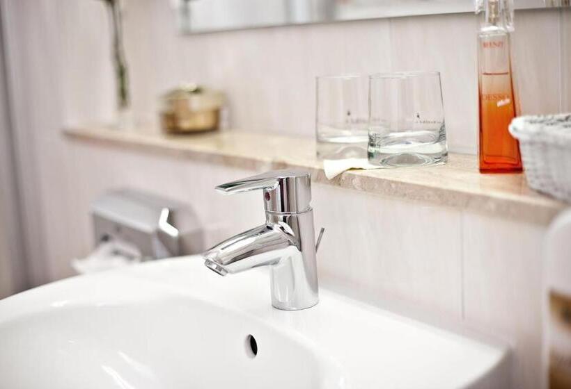 标准间, Pension Am Schwanenteich